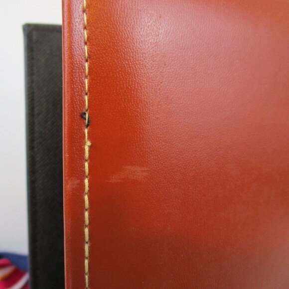 Bindertek Premium Leather 3-Ring Binder/Photo Album - 1st of 8 - Picture 4 of 7